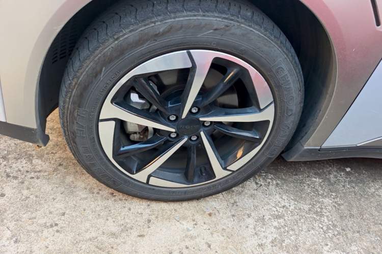 Used AION Y 2023 Younger Star Edition Left Front Wheel Hub