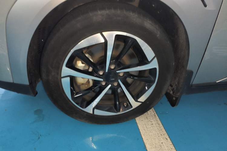 Used AION Y 2023 Plus 510 Smart Edition Left Front Wheel Hub