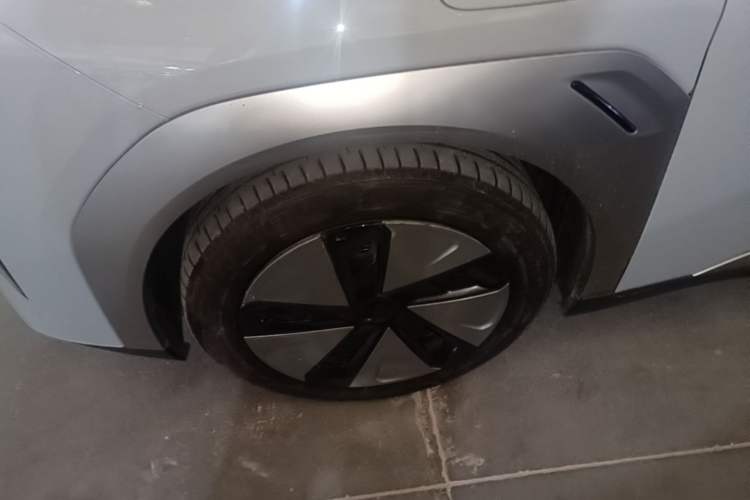 Used AION Y 2023 Plus 510 Enjoy Edition Left Front Wheel Hub