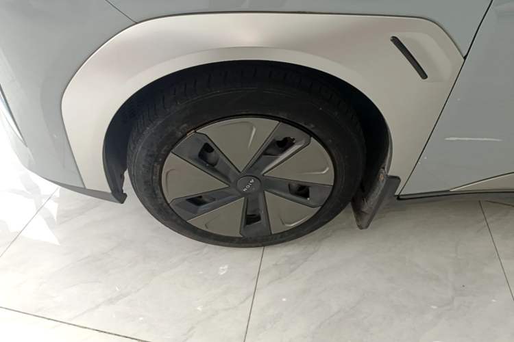 Used AION Y 2023 Plus 510 Enjoy Edition Left Front Wheel Hub