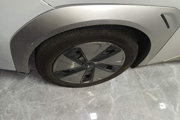 Used AION Y 2023 Plus 510 Enjoy Edition Left Front Wheel Hub