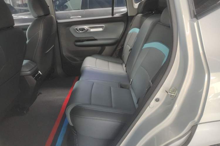 Used AION Y 2023 Younger Star Edition Left Rear Seat