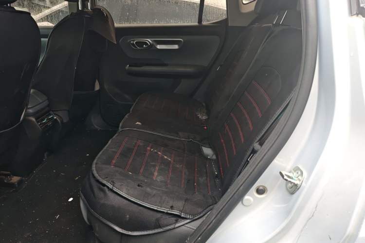 Used AION Y 2023 Younger Left Rear Seat