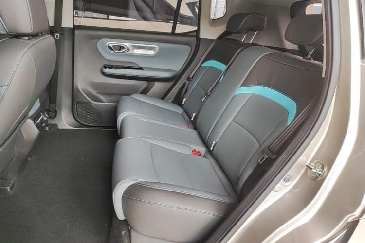 Used AION Y 2023 Plus 610 Smart Edition Ternary Lithium Left Rear Seat