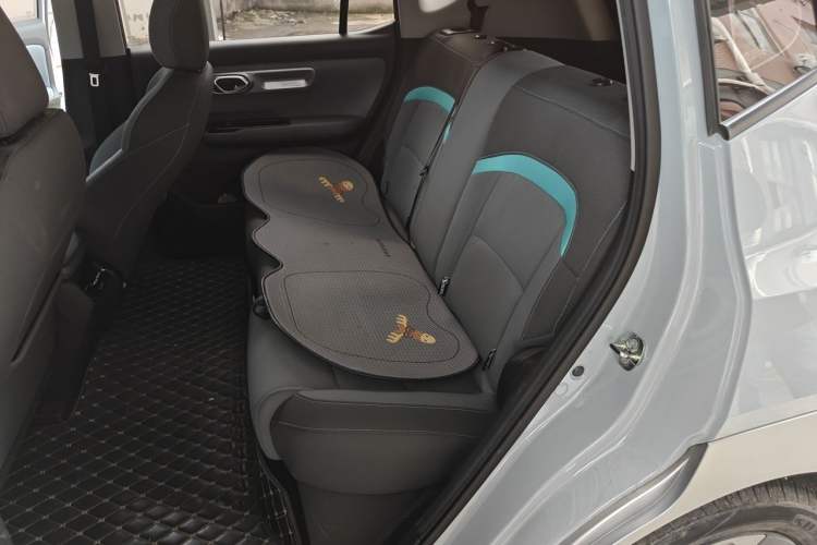 Used AION Y 2023 Plus 510 Enjoy Edition Left Rear Seat