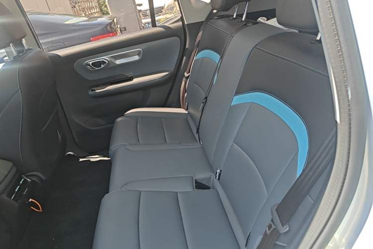 Used AION Y 2023 Younger Star Edition Left Rear Seat