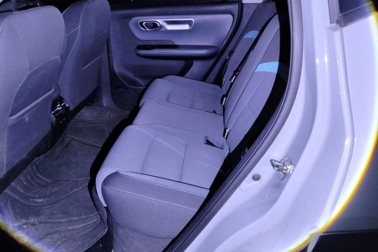Used AION Y 2023 Plus 510 Executive Edition Left Rear Seat
