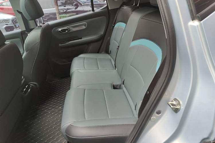 Used AION Y 2023 Younger Star Edition Left Rear Seat