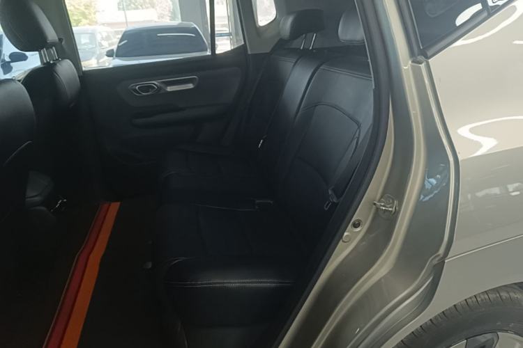 Used AION Y 2023 Younger Left Rear Seat