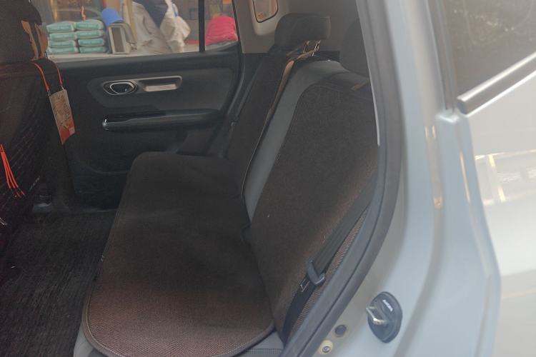 Used AION Y 2023 Younger Left Rear Seat