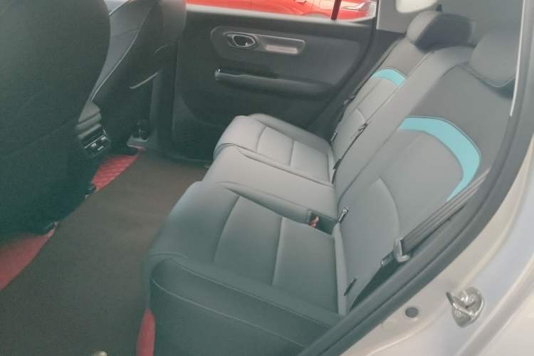 Used AION Y 2023 Younger Star Edition Left Rear Seat