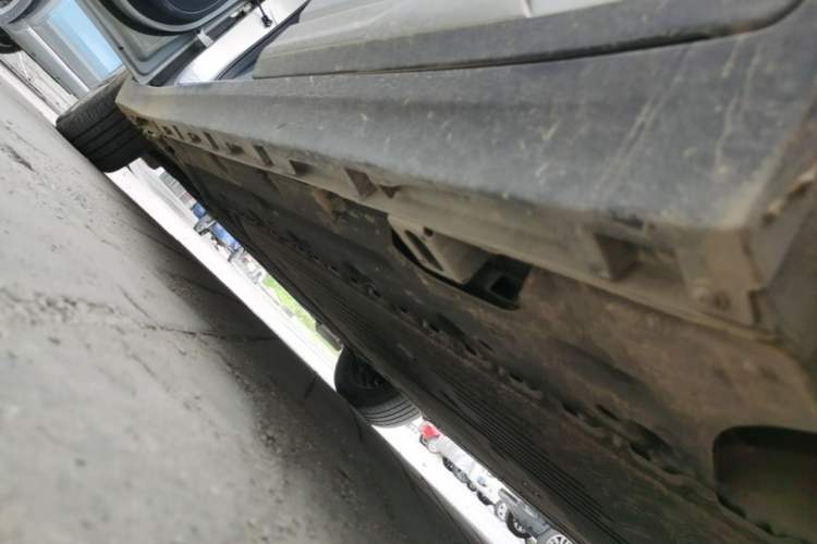 Used AION Y 2023 Younger Left Side Sill