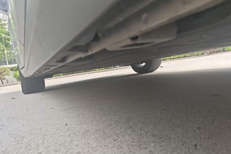 Used AION Y 2023 Plus 510 Smart Edition Left Side Sill