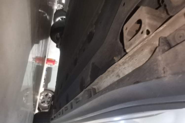Used AION Y 2023 Plus 510 Smart Edition Left Side Sill