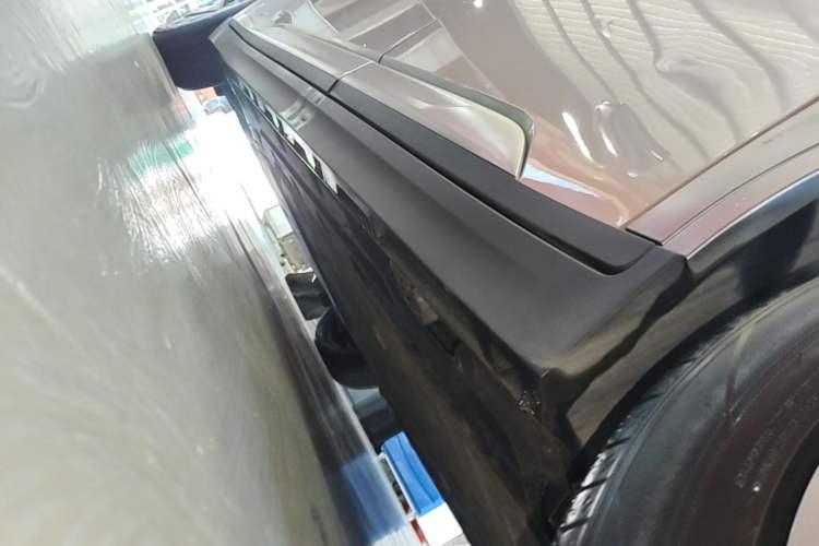 Used AION Y 2023 Plus 510 Enjoy Edition Left Side Sill