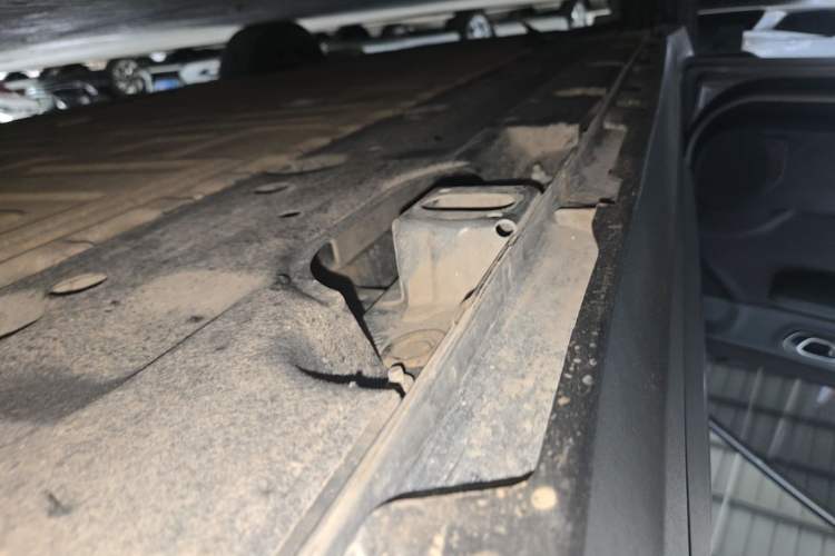 Used AION Y 2023 Plus 510 Enjoy Edition Left Side Sill
