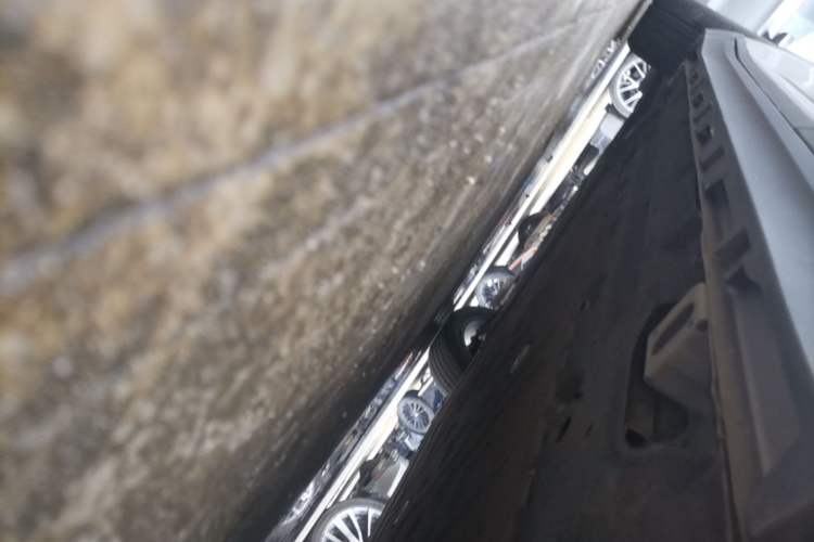 Used AION Y 2023 Plus 510 Smart Edition Left Side Sill