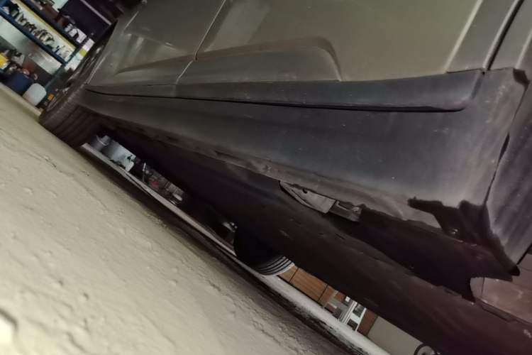 Used AION Y 2023 Plus 510 Enjoy Edition Left Side Sill