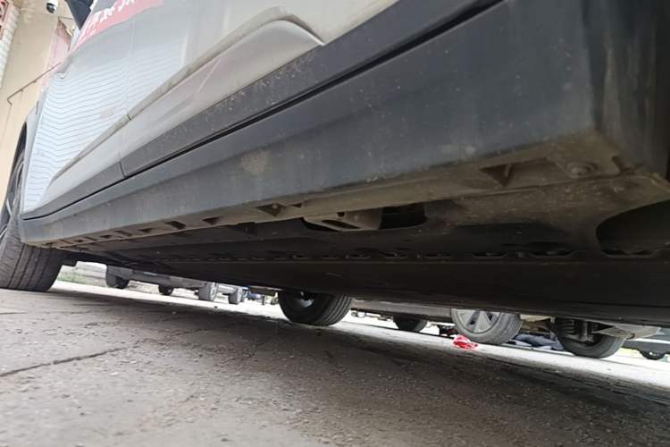 Used AION Y 2023 Younger Star Edition Left Side Sill