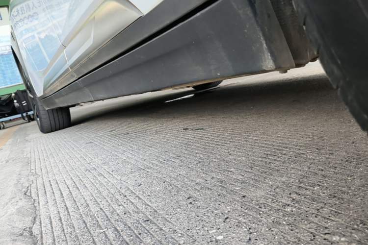 Used AION Y 2023 Younger Star Edition Left Side Sill