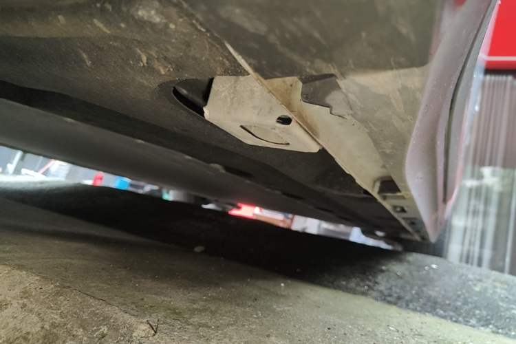 Used AION Y 2023 Younger Star Edition Left Side Sill