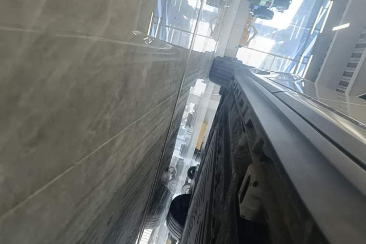 Used AION Y 2023 Younger Left Side Sill