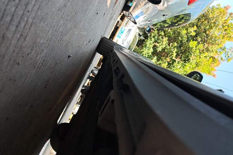 Used AION Y 2023 Plus 510 Enjoy Edition Left Side Sill