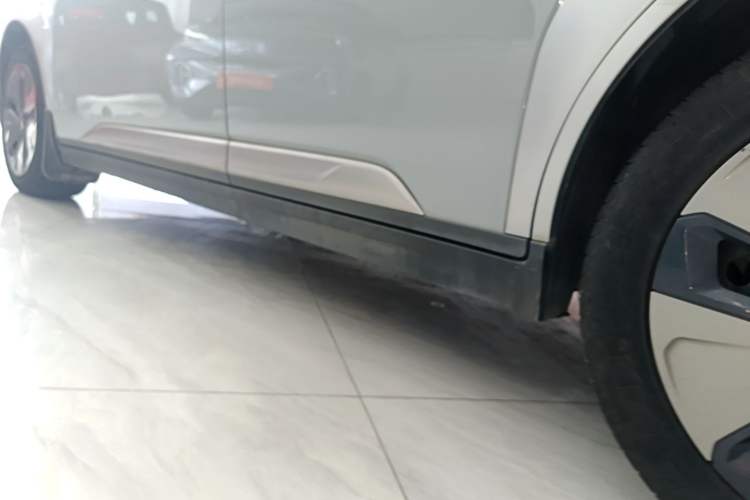 Used AION Y 2023 Plus 510 Enjoy Edition Left Side Sill