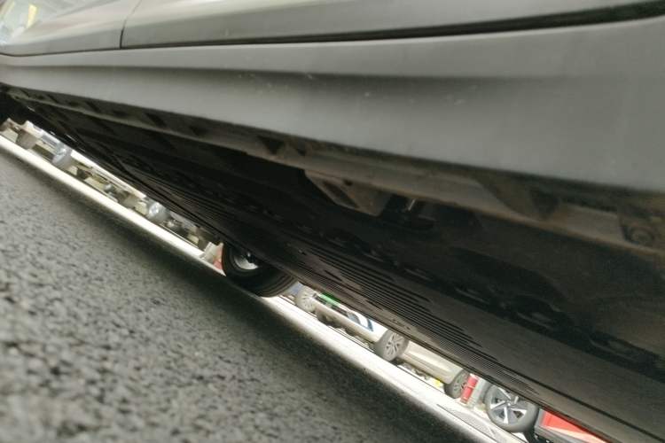 Used AION Y 2023 Younger Star Edition Left Side Sill