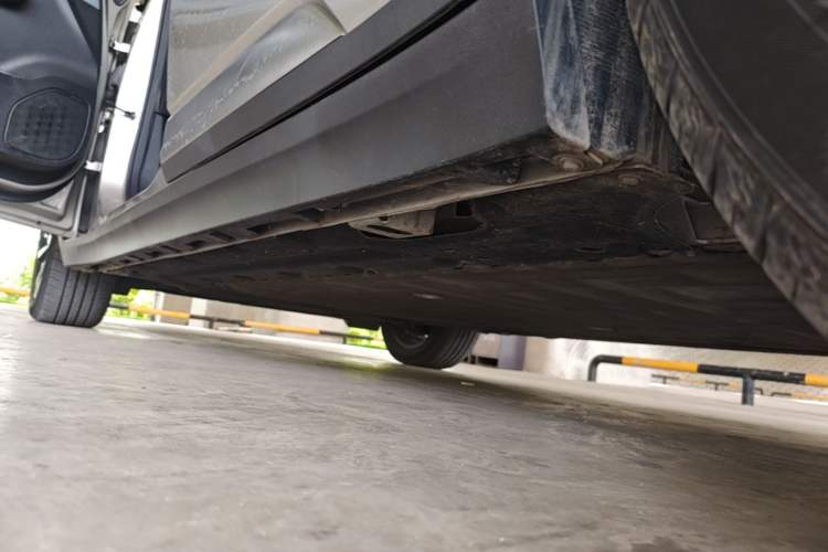 Used AION Y 2023 Plus 510 Smart Edition Left Side Sill