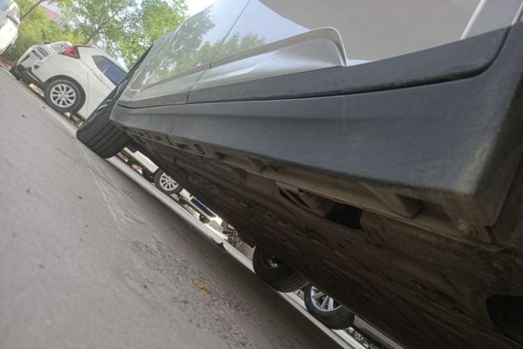 Used AION Y 2023 Plus 510 Smart Edition Left Side Sill