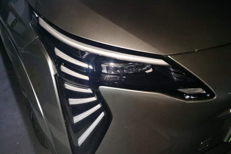 Used AION Y 2023 Plus 510 Smart Edition Right Front Headlight