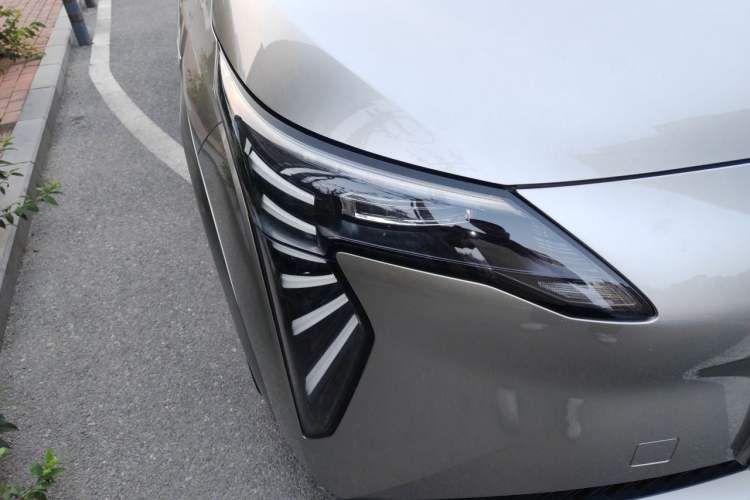 Used AION Y 2023 Plus 510 Enjoy Edition Right Front Headlight