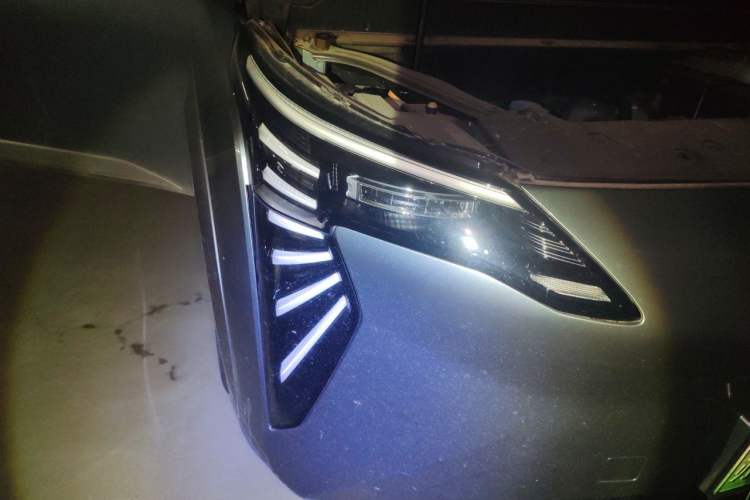 Used AION Y 2023 Plus 510 Enjoy Edition Right Front Headlight