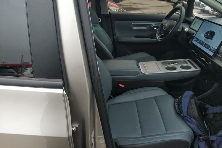 Used AION Y 2023 Plus 510 Smart Edition Right Front Seat