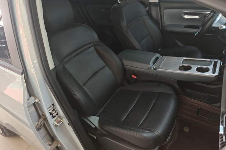 Used AION Y 2023 Younger Right Front Seat