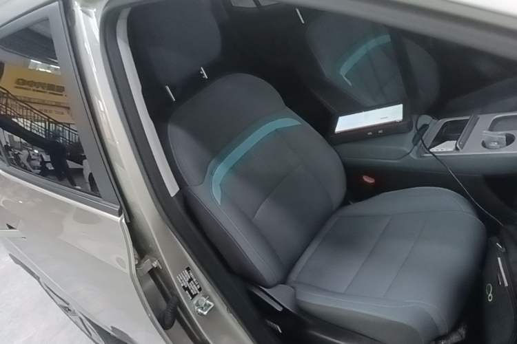 Used AION Y 2023 Younger Right Front Seat