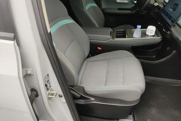 Used AION Y 2023 Plus 610 Enjoyment Edition Ternary Lithium Right Front Seat