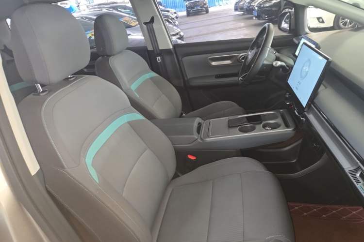 Used AION Y 2023 Plus 510 Enjoy Edition Right Front Seat