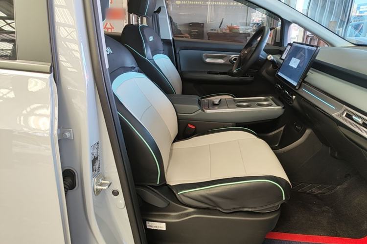 Used AION Y 2023 Plus 510 Smart Edition Right Front Seat