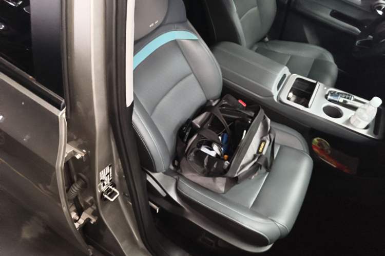 Used AION Y 2023 Plus 510 Smart Edition Right Front Seat