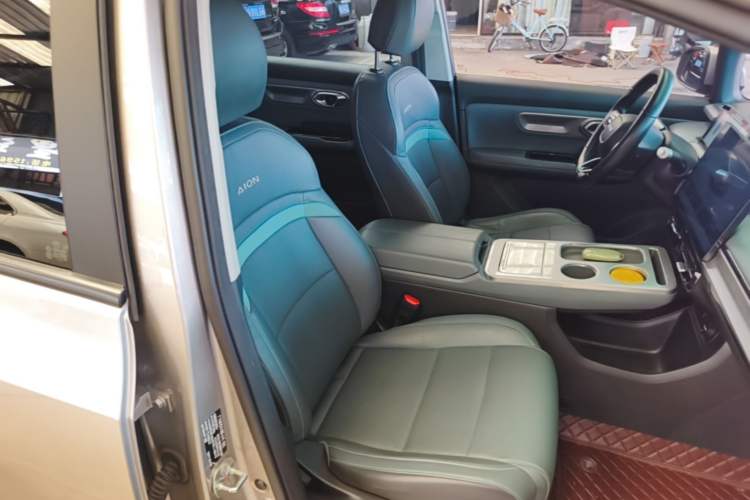 Used AION Y 2023 Plus 510 Enjoy Edition Right Front Seat