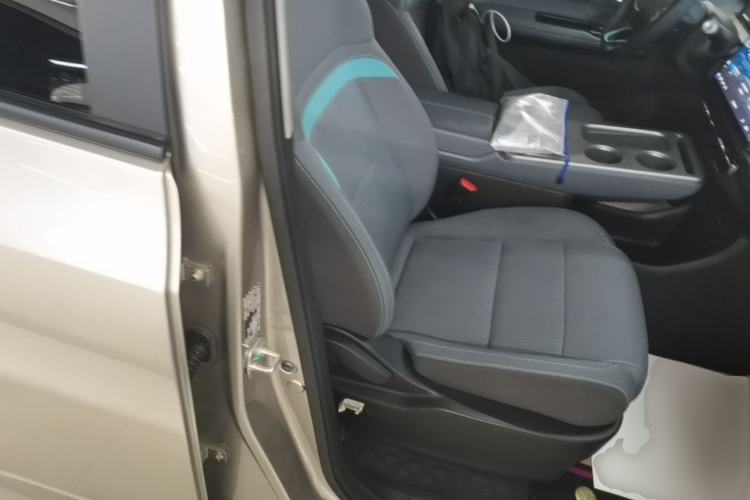 Used AION Y 2023 Plus 510 Enjoy Edition Right Front Seat