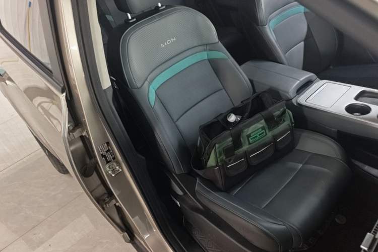 Used AION Y 2023 Younger Star Edition Right Front Seat