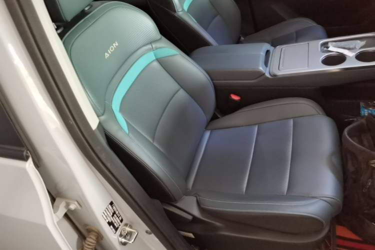 Used AION Y 2023 Plus 510 Smart Edition Right Front Seat
