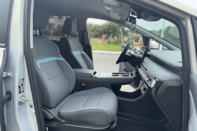 Used AION Y 2023 Younger Right Front Seat