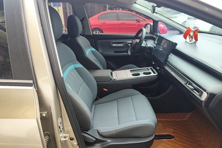 Used AION Y 2023 Plus 510 Enjoy Edition Right Front Seat