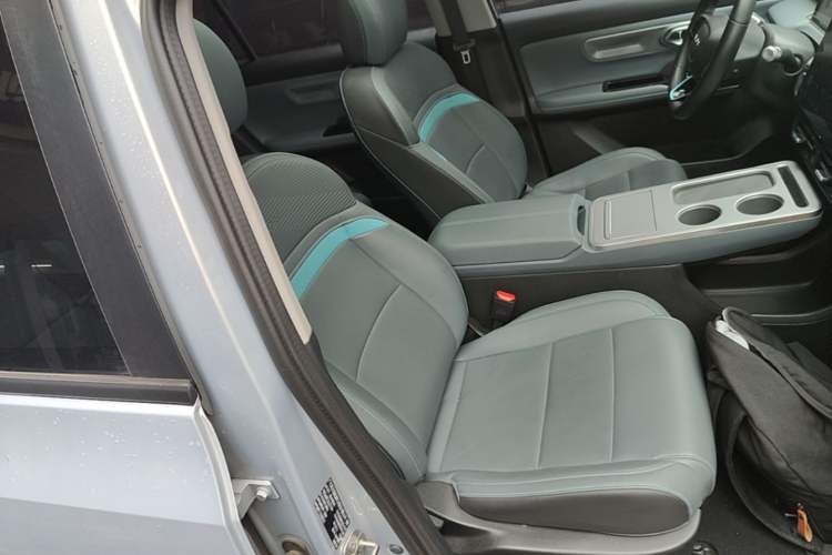 Used AION Y 2023 Younger Star Edition Right Front Seat