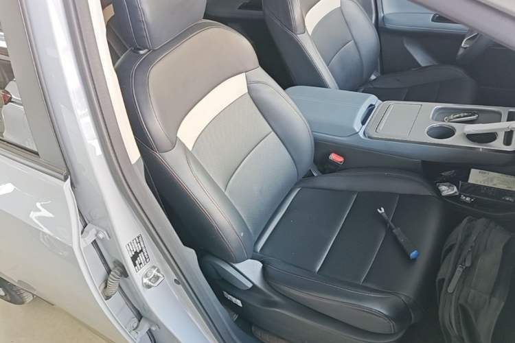 Used AION Y 2023 Plus 610 Enjoy Edition Right Front Seat