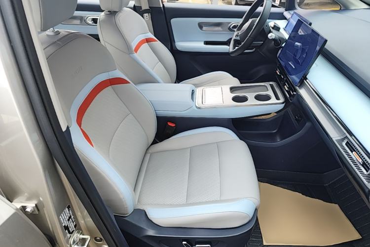 Used AION Y 2023 Plus 510 Tech Edition Right Front Seat